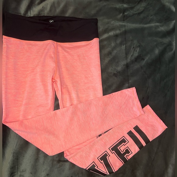 Infinite - Pink Leggings - Love on the side, perfect for Valentine’s Day ❤️🥰 - Picture 3 of 7